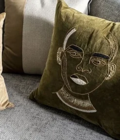 By Boo Kussen Dax - Trendy velvet sierkussen met kralen - Diverse kleuren