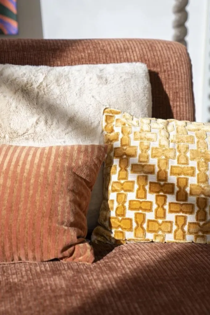 By Boo Kussen Stunda - mosterd