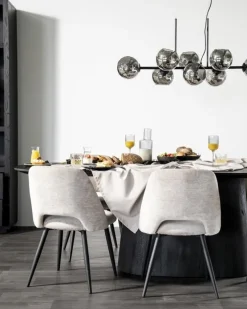 Eleonora Eettafel Aron ovaal 250x110 - zwart