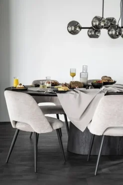 Eleonora Eettafel Aron ovaal 300x110 - zwart
