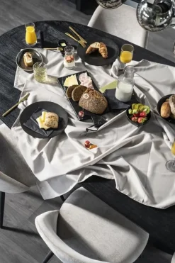 Eleonora Eettafel Aron ovaal 300x110 - zwart