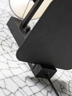 it's about RoMi Wandlamp ijzer Florence E14 met plank+usb incl. dimmer d. linnen