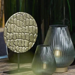 Light en Living Ornament op voet PERSEGA antiek brons - 2 maten