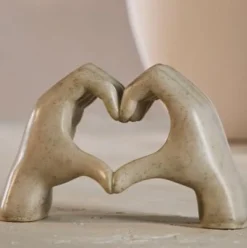 Light en Living Ornament 24,5x9,5x15 cm HANDS taupe grijs