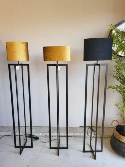 Light en Living Vloerlamp MACE Mat Zwart 30x30x140 cm van Light & Living