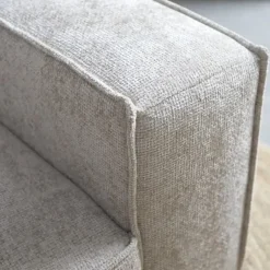 Pepp Interiors Bank River met chaise longue links in Majestic 603