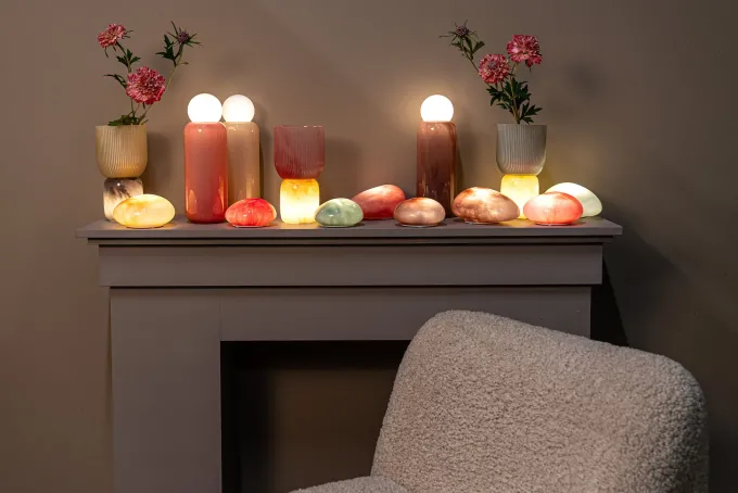 PTMD Alayna groene geribbelde pot met LED-verlichting aan de onderkant
