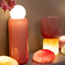 PTMD Alayna roze geribbelde pot met LED-verlichting aan de onderkant