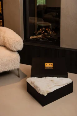 PTMD Fauteuil Hair Cream met champagne kleurige poten