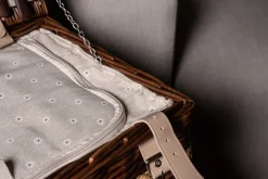PTMD Kinzey Brown wilgen picknickmand voor 2 personen