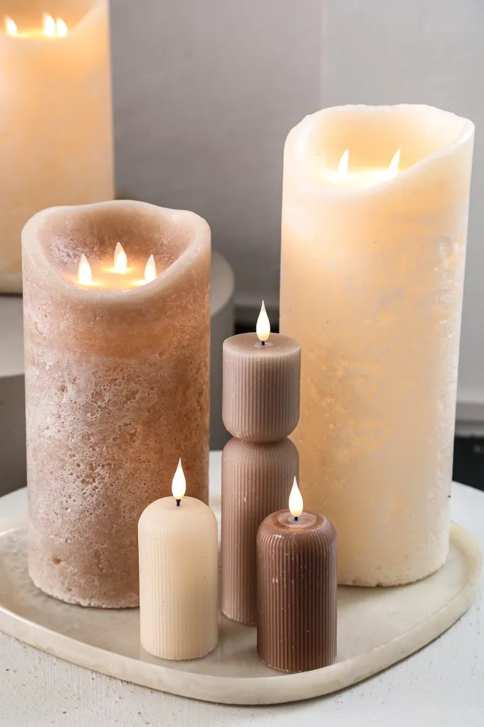 PTMD LED-kaars rustiek beige 30 cm hoog met 3 bewegende vlammetjes