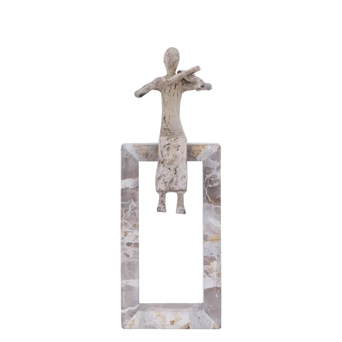 PTMD Ornament Aleria Beige viooldame op marmeren voetstuk