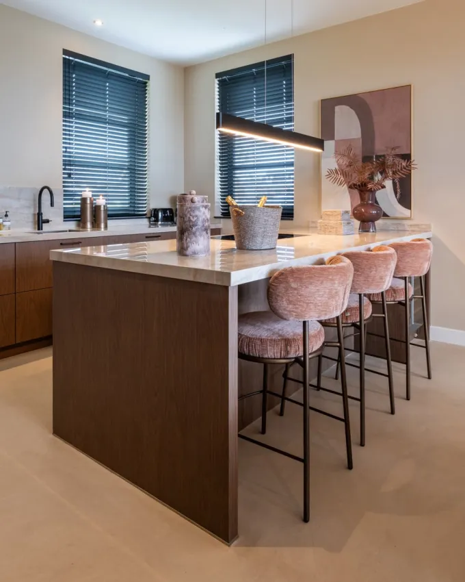 Richmond Interiors Counterstoel Encanto Be straight mocca mousse