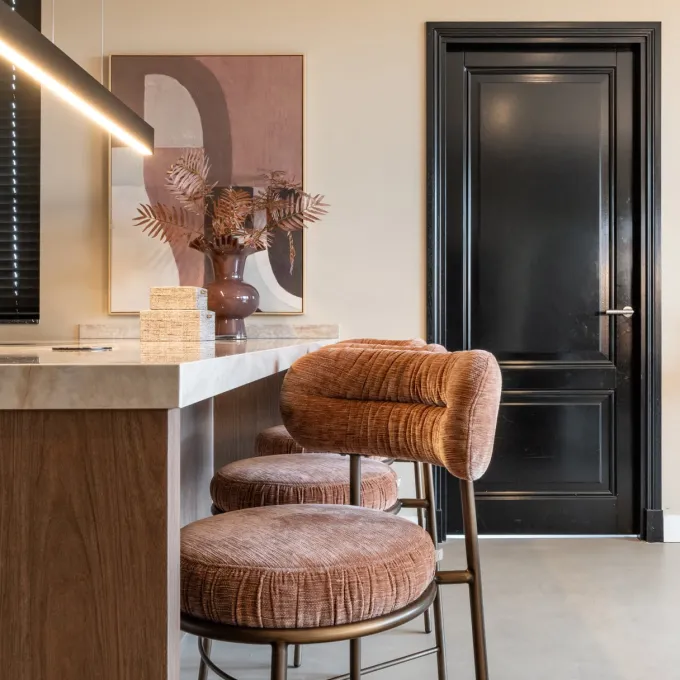Richmond Interiors Counterstoel Encanto Be straight mocca mousse