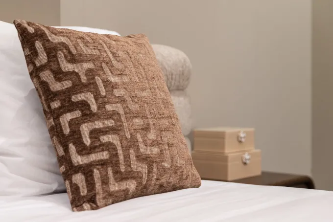 Richmond Interiors Kussen Ivy bruin labyrinth