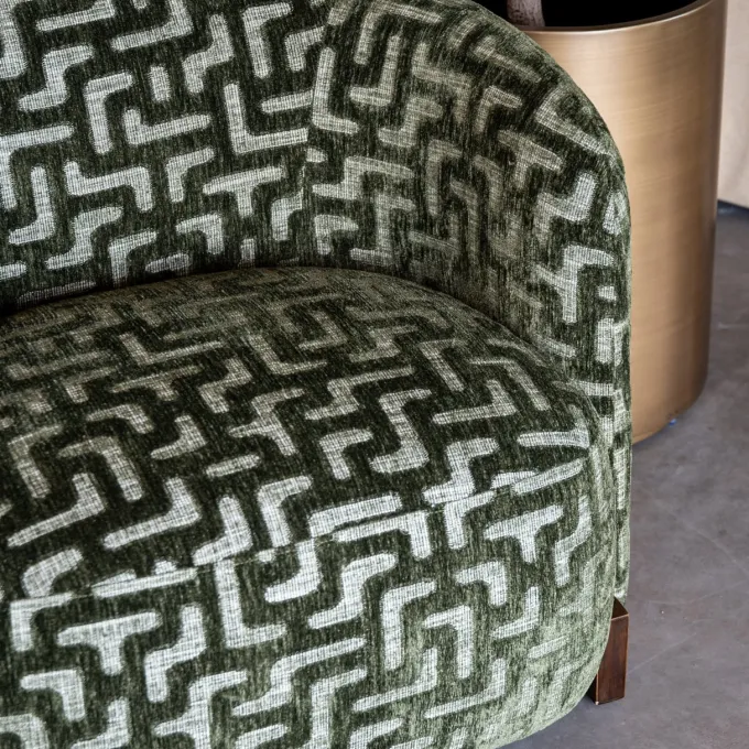 Richmond Interiors Lounge stoel Hannah moss labyrinth fire retardant