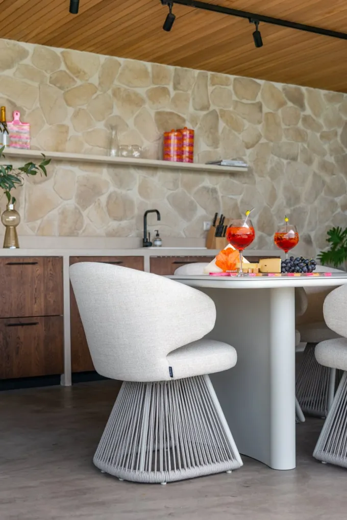 Richmond Interiors Outdoor eettafel Senza licht beige 220
