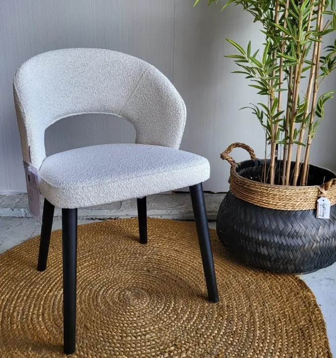 Richmond Interiors Stoel Savoy white bouclé - Showroommodel