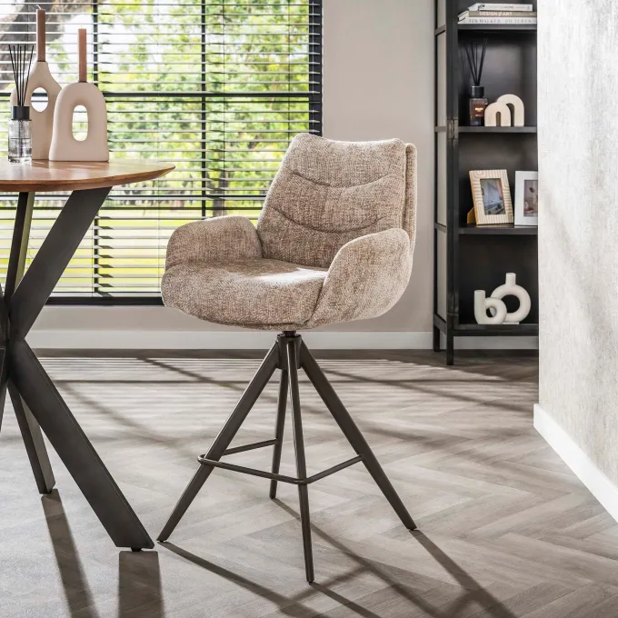WoonStijl Barstoel lounge Rich zand met bruin onderstel