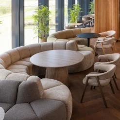 Woood Mojo Eetbank Halfronde Hoek Rugleuning Rib Donkerzand [FSC]