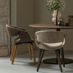 Woood Yossi eetkamerstoel bruin met houten poot naturel